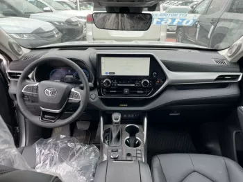 TOYOTA HIGHLANDER PLATINUM 2.4L TURBO CANDIAN SPEC 2023 MODEL