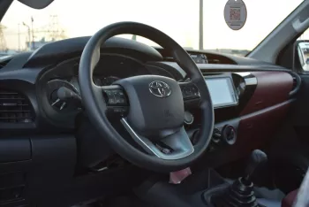 Toyota Hilux SR5 Single Cab 2.7L M/T 2022
