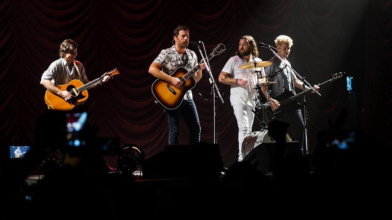що увійшло до десятого альбому Kings Of Leon