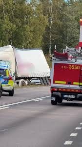 Äldre kvinna påbackad