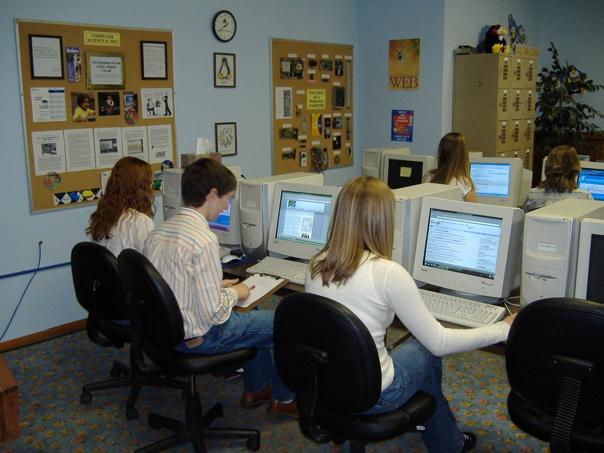 Funding programme to provide vocational and digital training for 150 young Dominicans