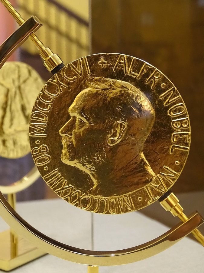 News: Friedensnobelpreis, Uefa gegen Infantino, Rot-grün-rote Sondierung in Berlin