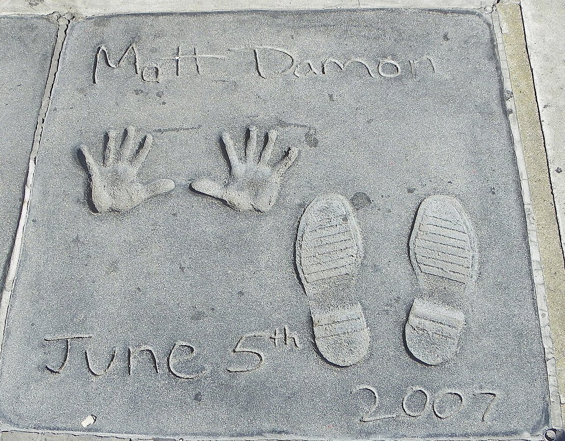 Matt Damon, odciski dłoni i stóp przed Grauman’s Chinese Theatre, 10 października