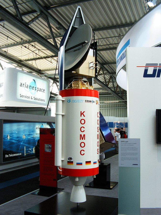Misterioso satellite russo si avvicina a quello che aiuta Kiev: l?incubo di un attacco nucleare in orbita