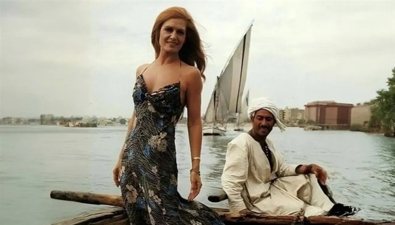 Dalida posing on a felucca during a Nile cruise in Cairo in 1976