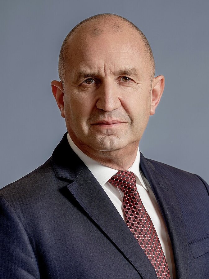 Президент Болгарии: на смену "коалиции желающих" должна прийти коалиция за мир
