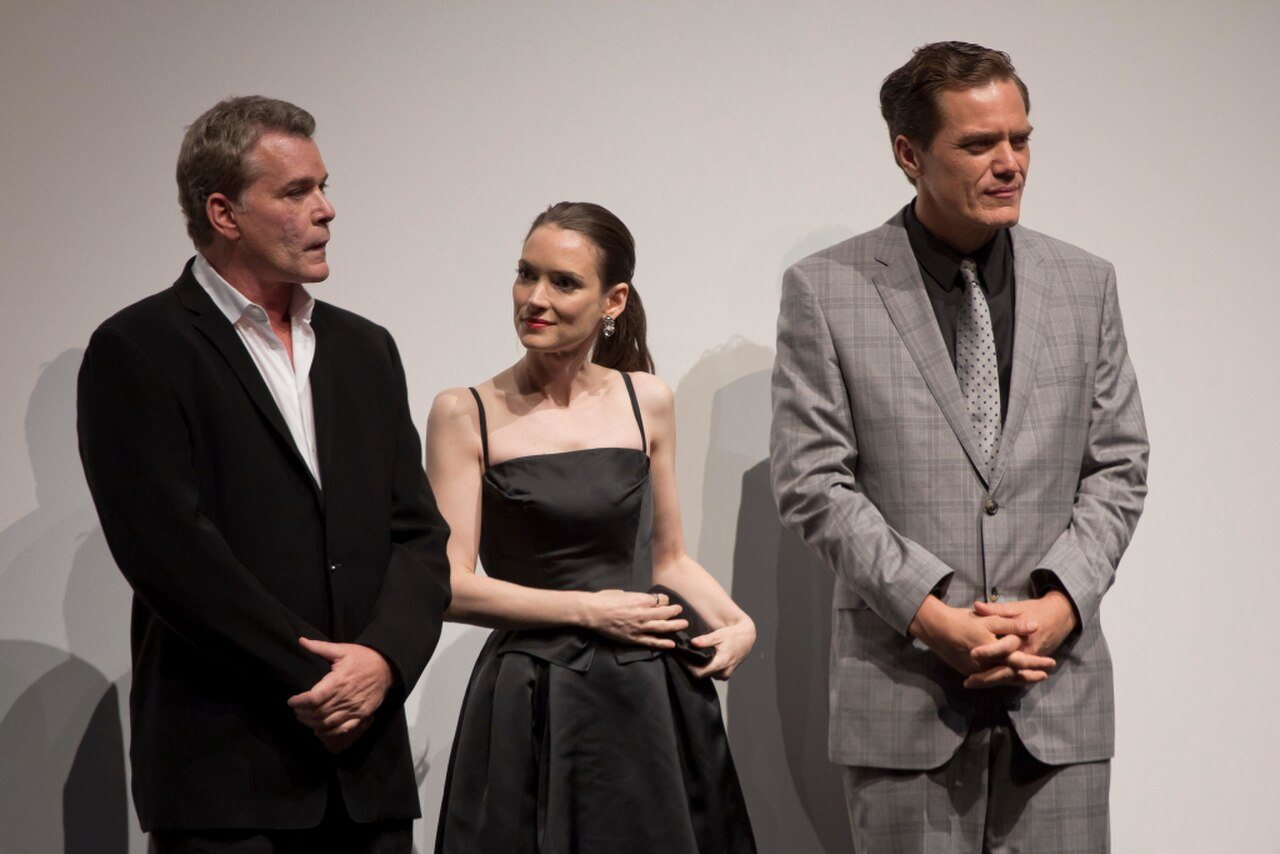 Ryder (centro) con Ray Liotta y Michael Shannon, promocionando The Iceman en 2012