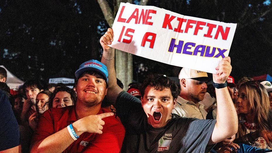 Ole Miss fans open ESPN's 'College GameDay' with a vulgar chant for Lane Kiffin