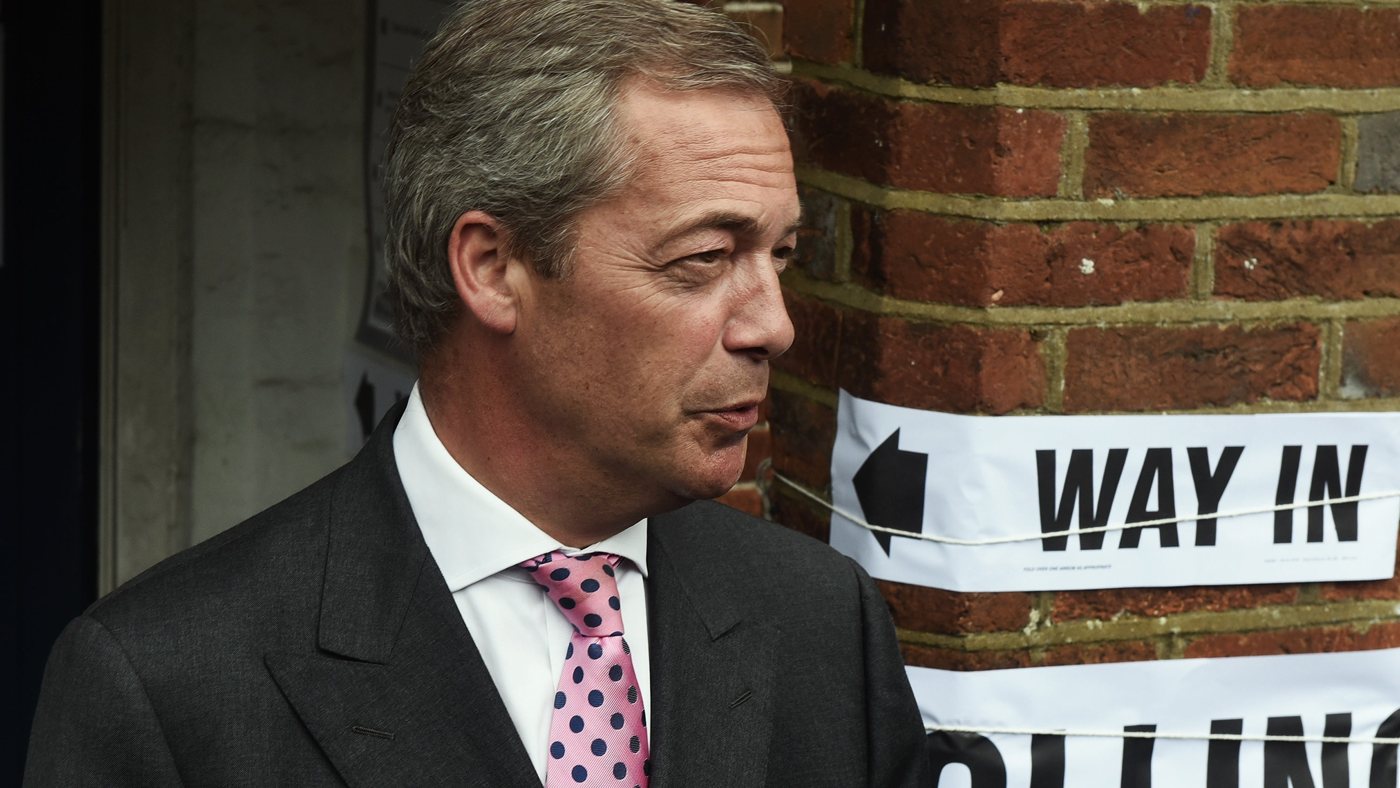 Nigel Farage anuncia su dimisión y niega las acusaciones :"No he utilizado dinero público de mala manera"