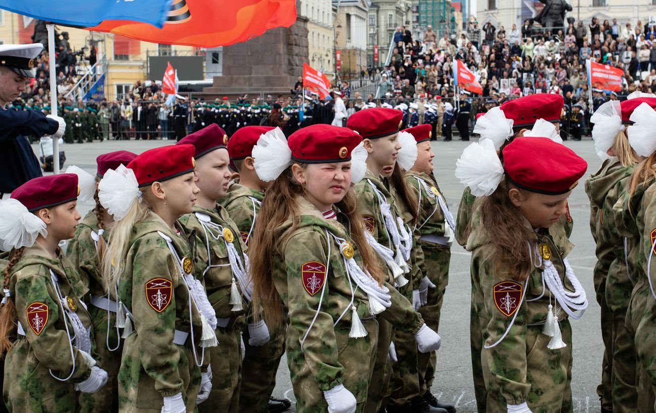 Від дитсадка до окопу. Як Росія готує українських дітей до служби у власній армії