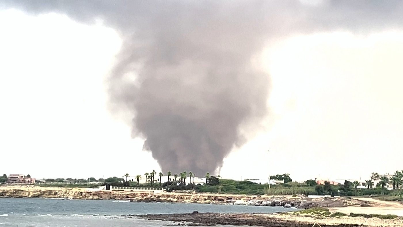 Italie : les images de la violente double trombe marine qui a frappé la Sicile