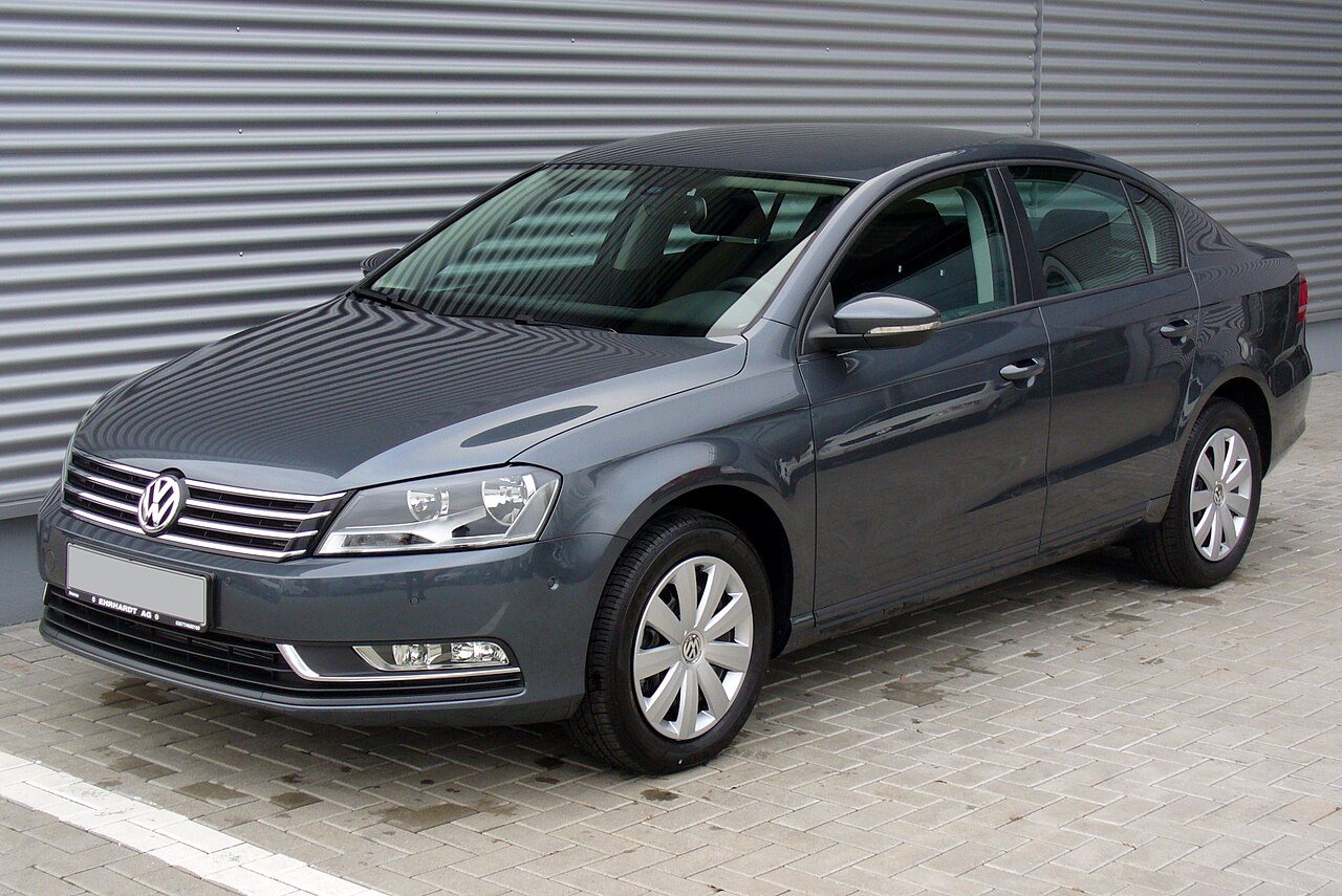 Volkswagen Passat B7 1.4 TSI BMT Trendline in Island Grey