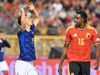 Belgique - France. Pas en réussite et peu connecté aux autres... Première titularisation compliquée pour Estéban Lepaul