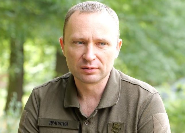 Президент Украины Владимир Зеленский сообщил, что новым главнокомандующим Вооружённых сил Украины станет Михаил Драпатый.