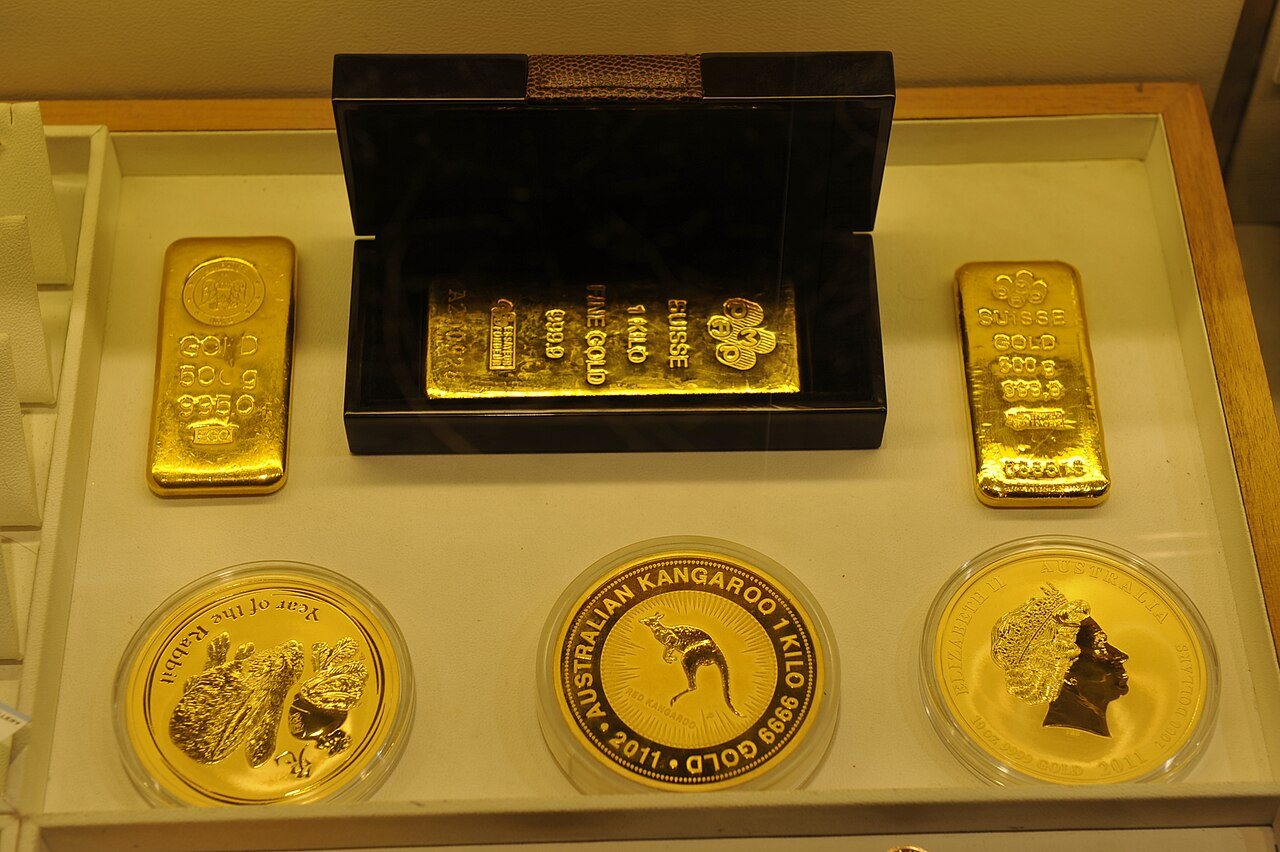Gold steadies after two-day drop as Iran strikes revive inflation risks