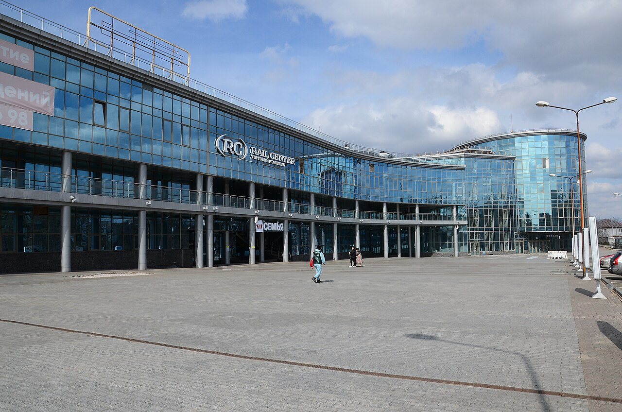Główny dworzec kolejowy Doniecka w 2025 roku, w północnej części miasta