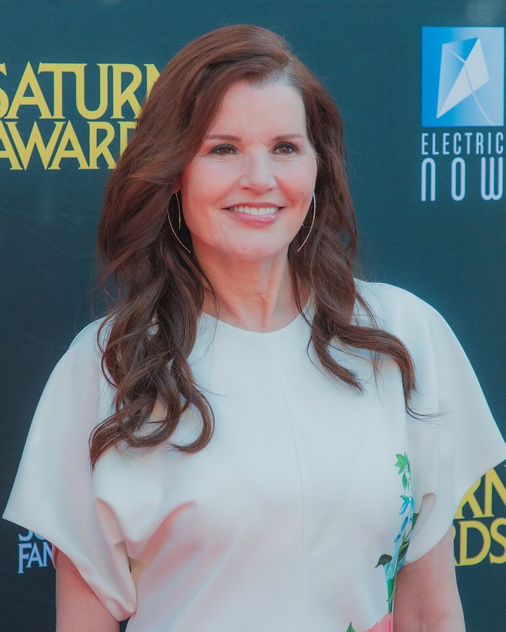 Il look di Geena Davis a Venezia 2026 è la prova che l'eleganza di un'icona non ha bisogno di eccessi
