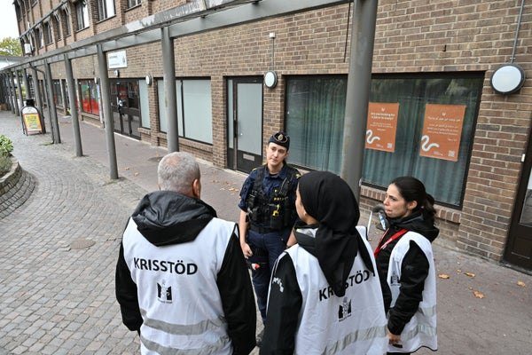 Oro och krisstöd efter knivdådet – ”Ska inte hända här”