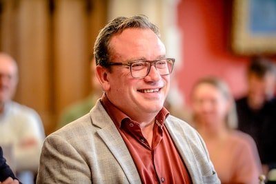 Wordt Jurgen Vanlerberghe (57) de nieuwe gouverneur van West-Vlaanderen? “Ik ben niet de politicus die graag binnen zit”