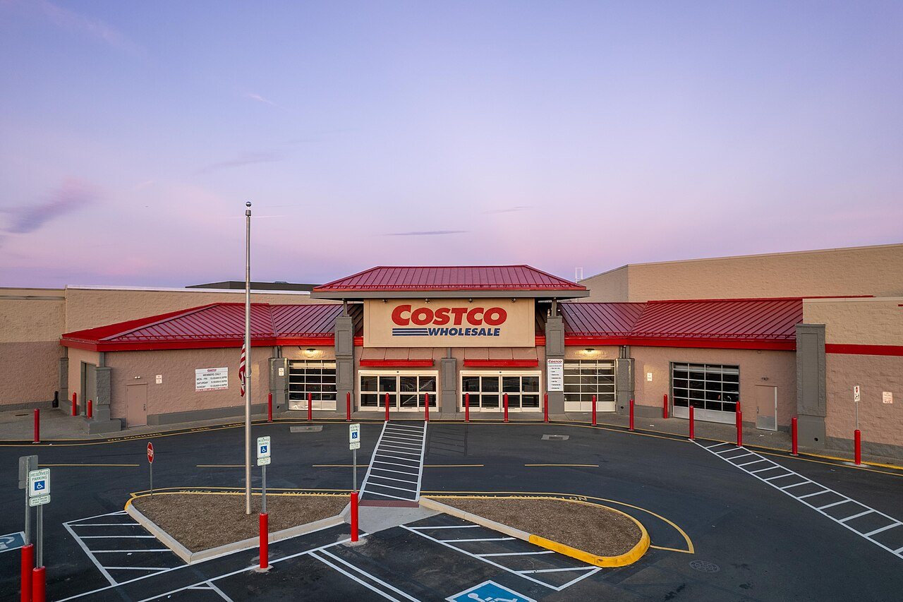 Earnings call transcript: Costco beats Q4 2026 forecasts, shares edge higher
