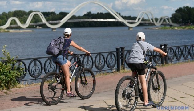 В Україні сьогодні очікується до 30° вдень