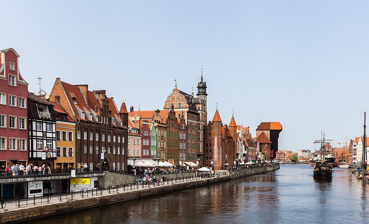 Gdansk, un importante puerto marítimo en la costa báltica del norte de Polonia, centro económico y turístico