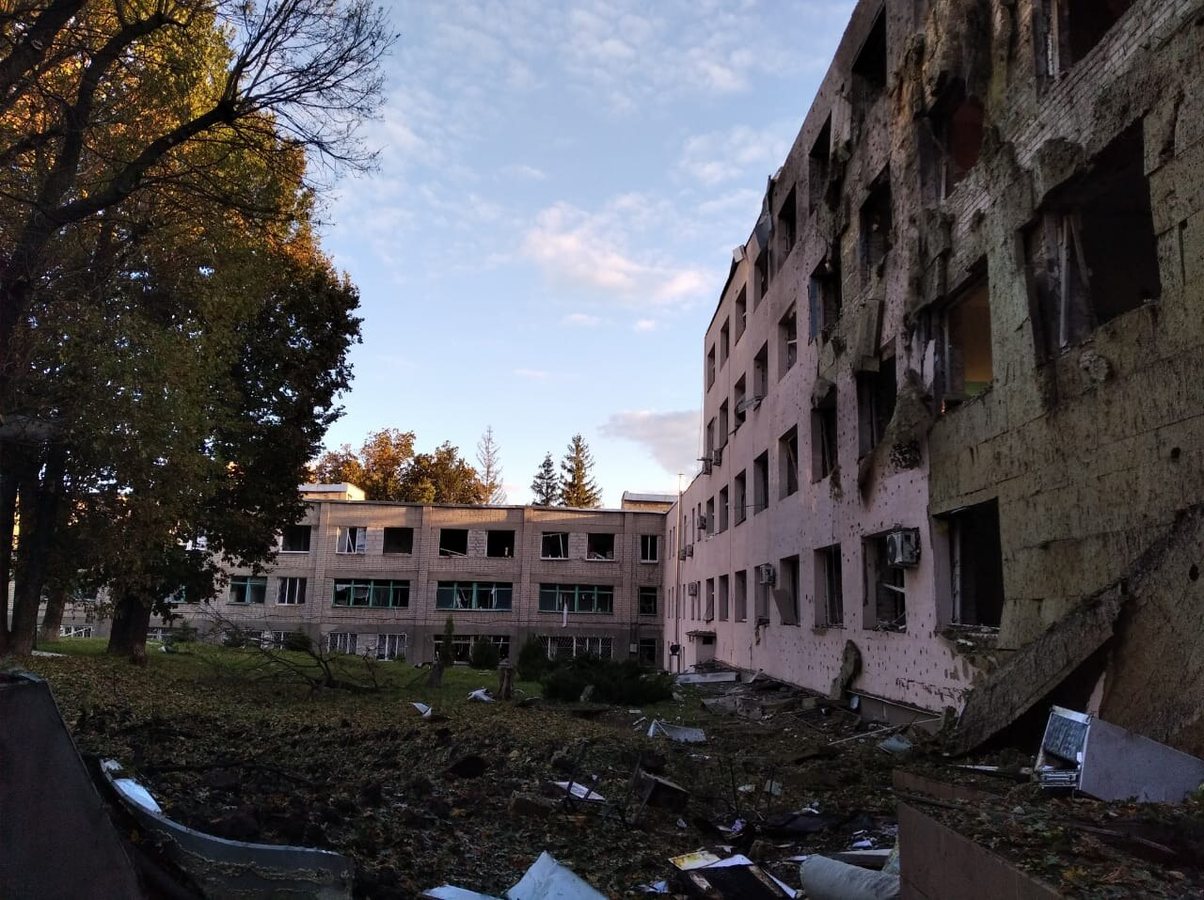 Städtisches Zentralkrankenhaus nach russischem Beschuss, 3. Oktober 2022