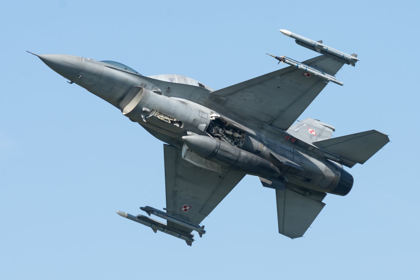 Польща готує SMS при підйомі F-16 через небезпеку з України