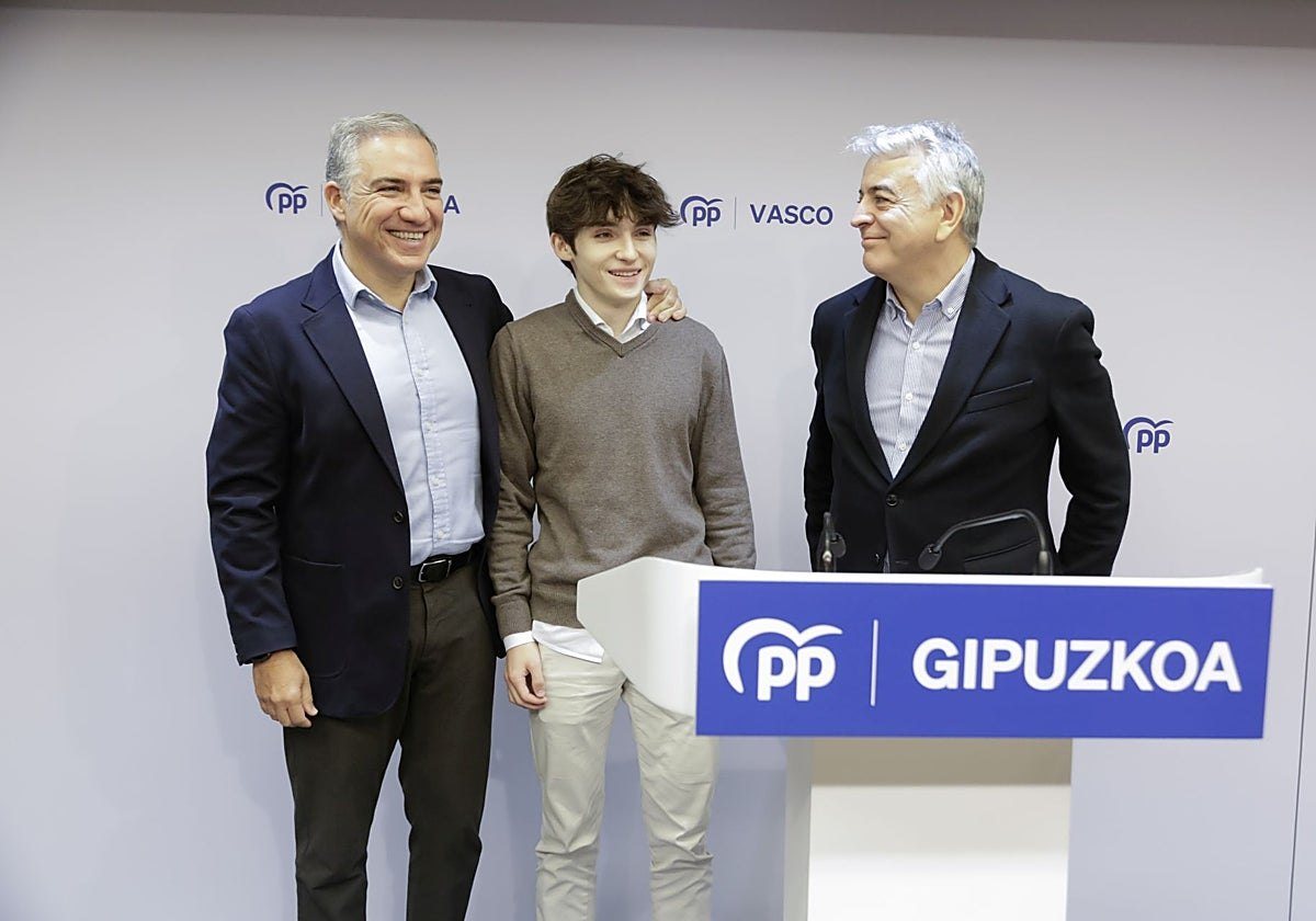 Jon Echeverría debuta en Donostia: «PNV, PSOE y Bildu han privado a miles de jóvenes de tener vivienda y formar familia»