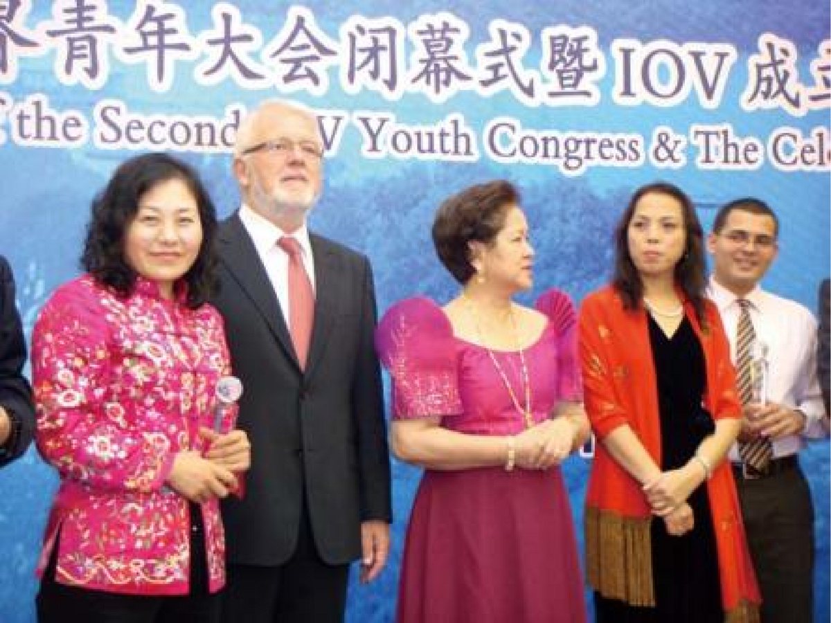 Faustulus Frederick receives Prevo Cinemall Cultural Heritage Award