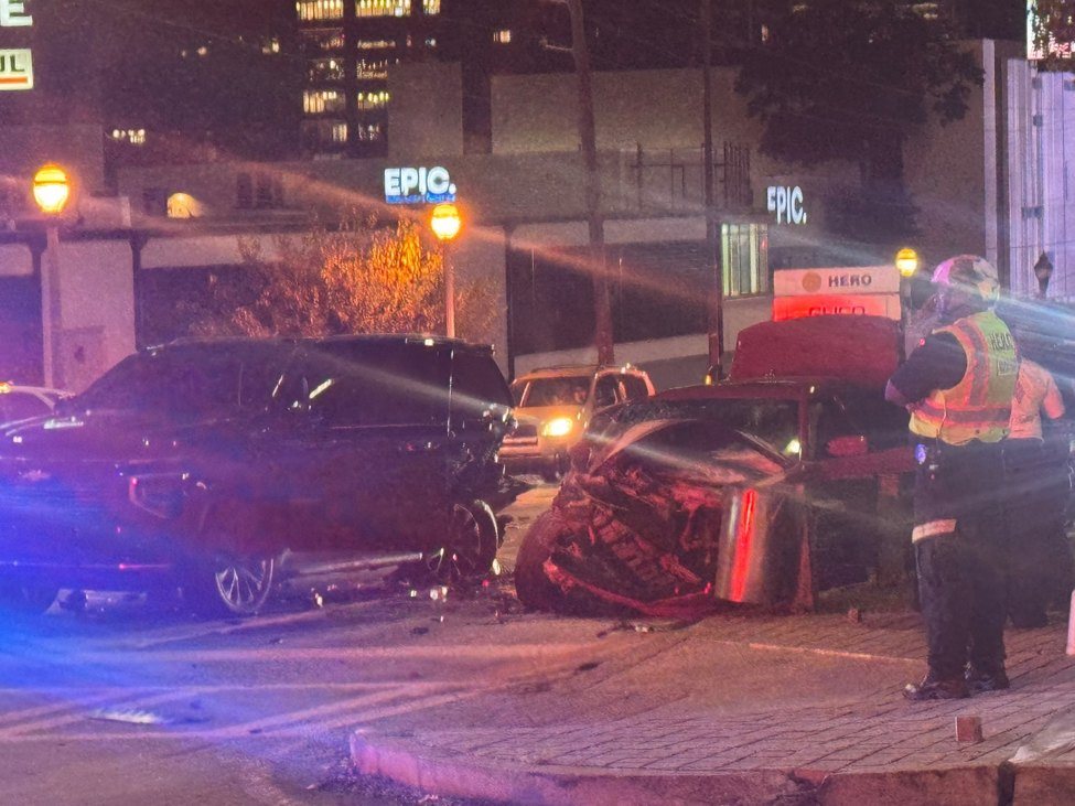 Driver flees Cobb traffic stop before Atlanta crash