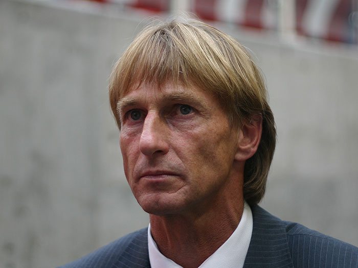 Dramatische start voor Adrie Koster bij Willem II: Cambuur scoort drie keer in eerste twintig minuten