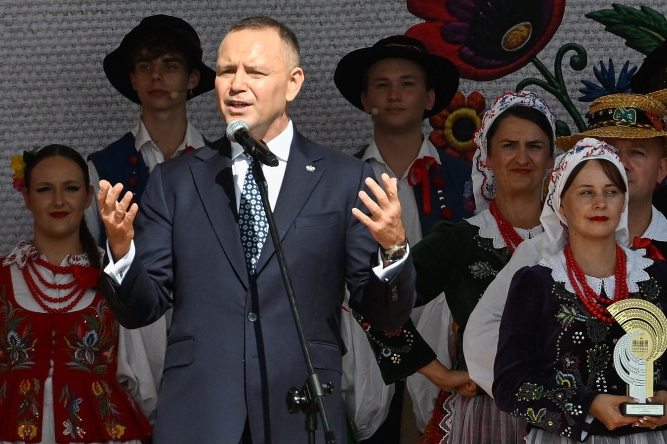 Karol Nawrocki milczy po atakach dronów przy granicy. Skupił się na dożynkach