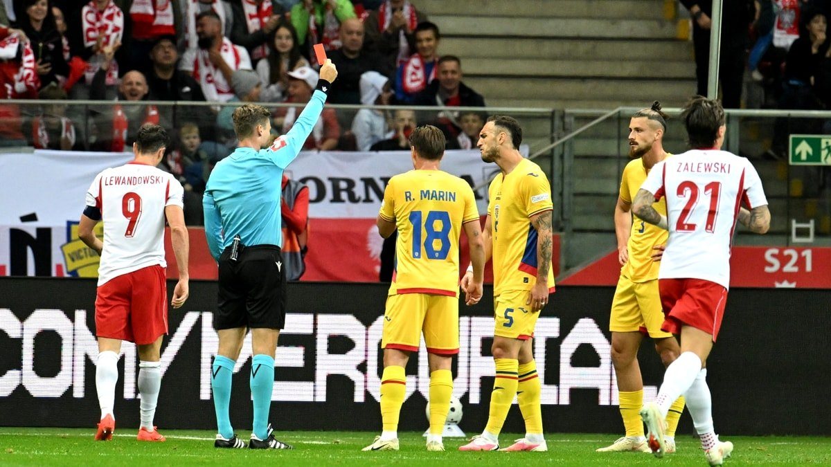 Eliminarea lui Radu Drăgușin i-a fost fatală! Decizia drastică luată de UEFA în privința arbitrului Urs Schnyder