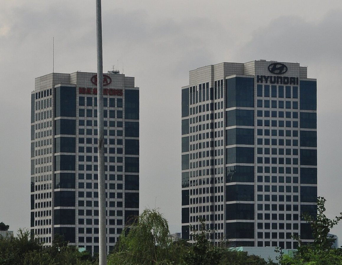 Hyundai Motor shares climb after tentative union deal reached