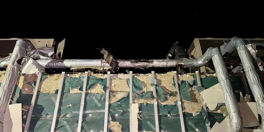 В третий раз за неделю возле горсовета. Россия снова атаковала центр Днепра, горел бизнес-центр
