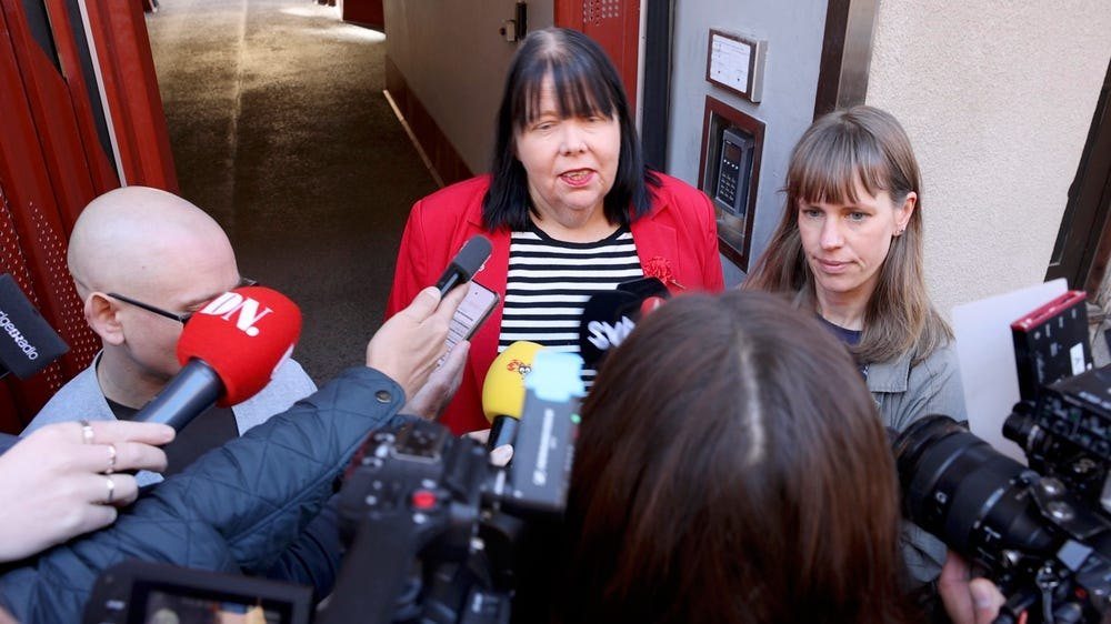 V: Abdukardir Ali lämnar inte riksdagsplatsen