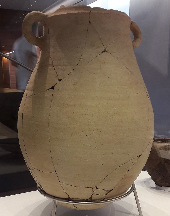 Gliniana amfora z stanowiska Cerro del Villar, w pobliżu ujścia Guadalhorce (VI wiek p.n.e.).