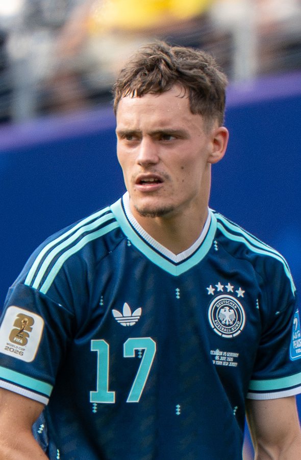 The Florian Wirtz Debate: Were Jamie Carragher’s Criticisms Harsh or Fair?