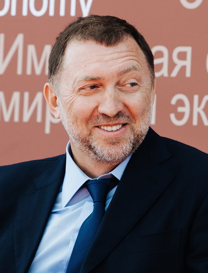 Дерипаска отсудил 40 млн рублей у соратников Навального за видео о нем. Он требовал миллиард