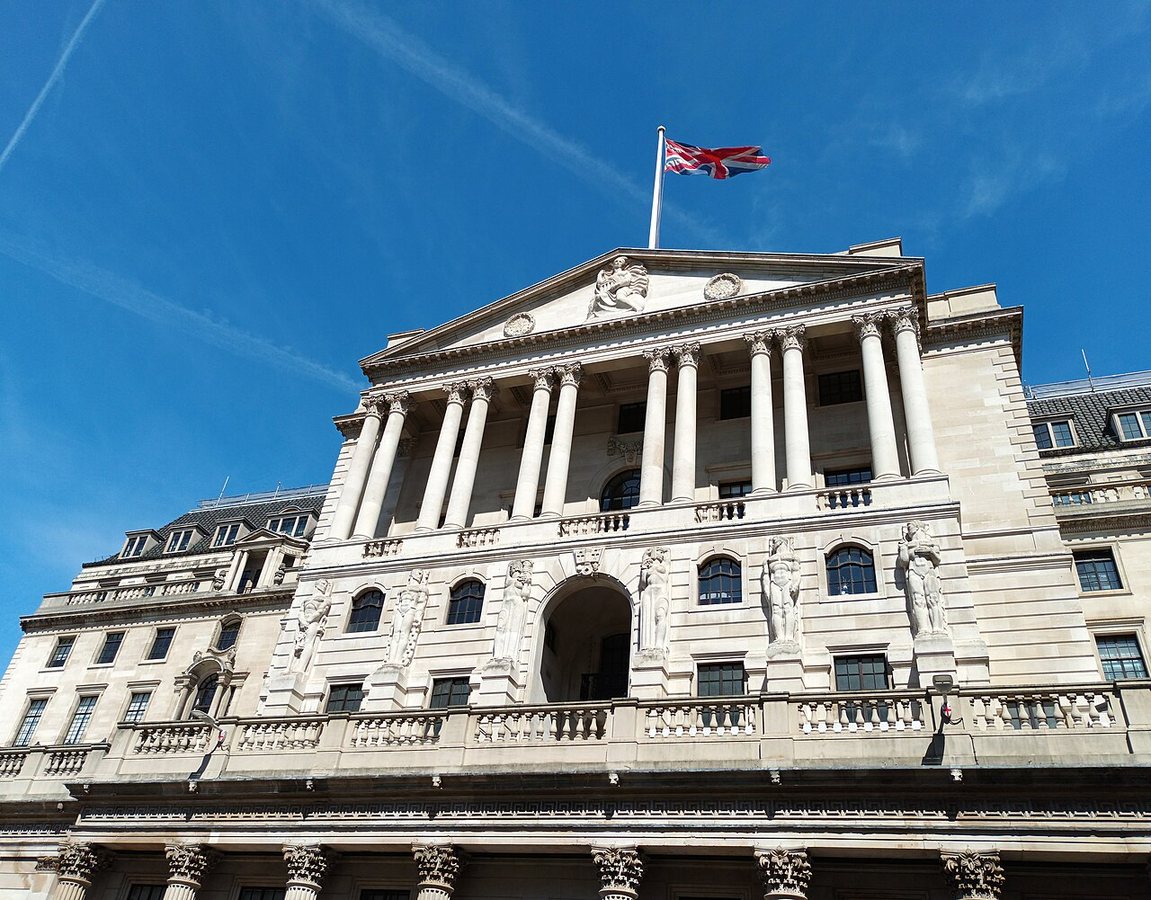 Exclusive-Banks rush to swap higher-risk credit assets for BoE cash