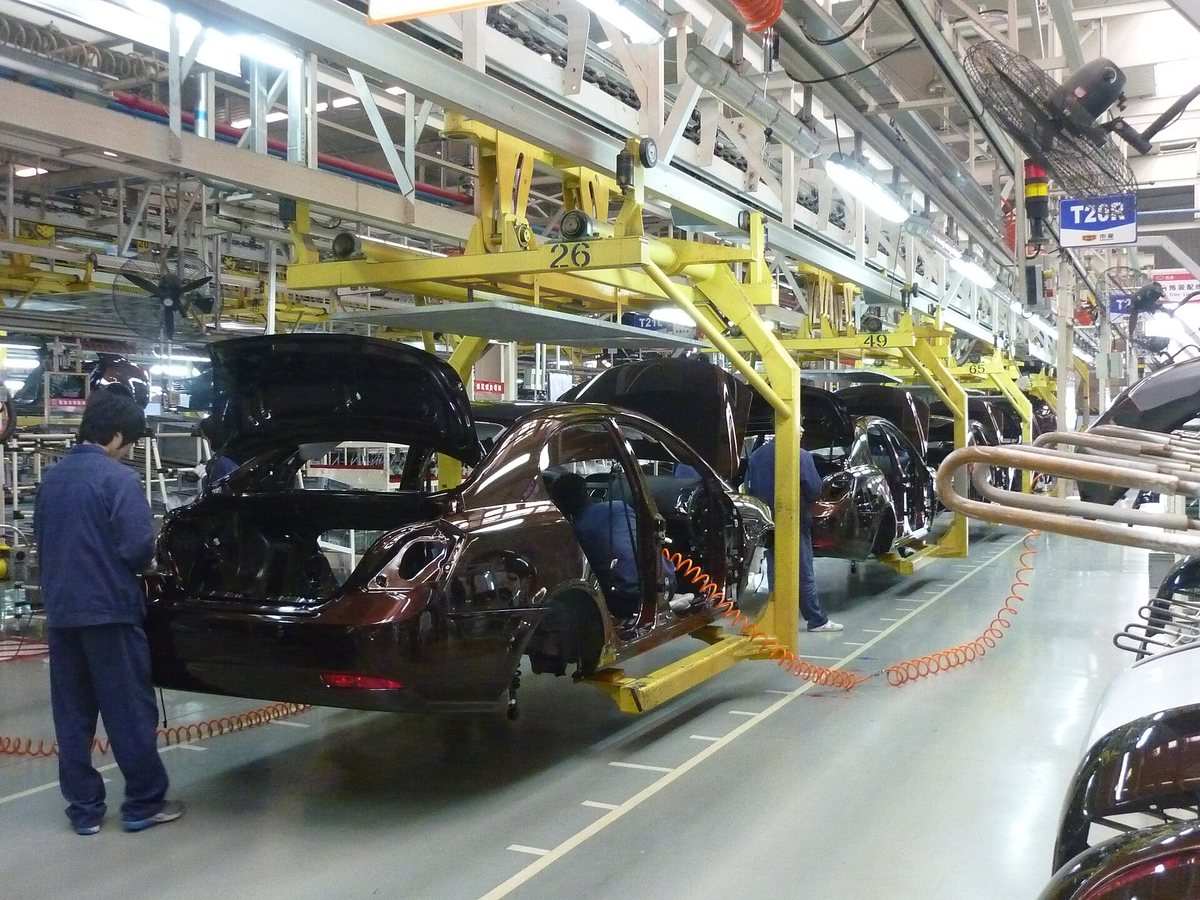 BYD shares drop as H1 profit falls on tough Chinese market