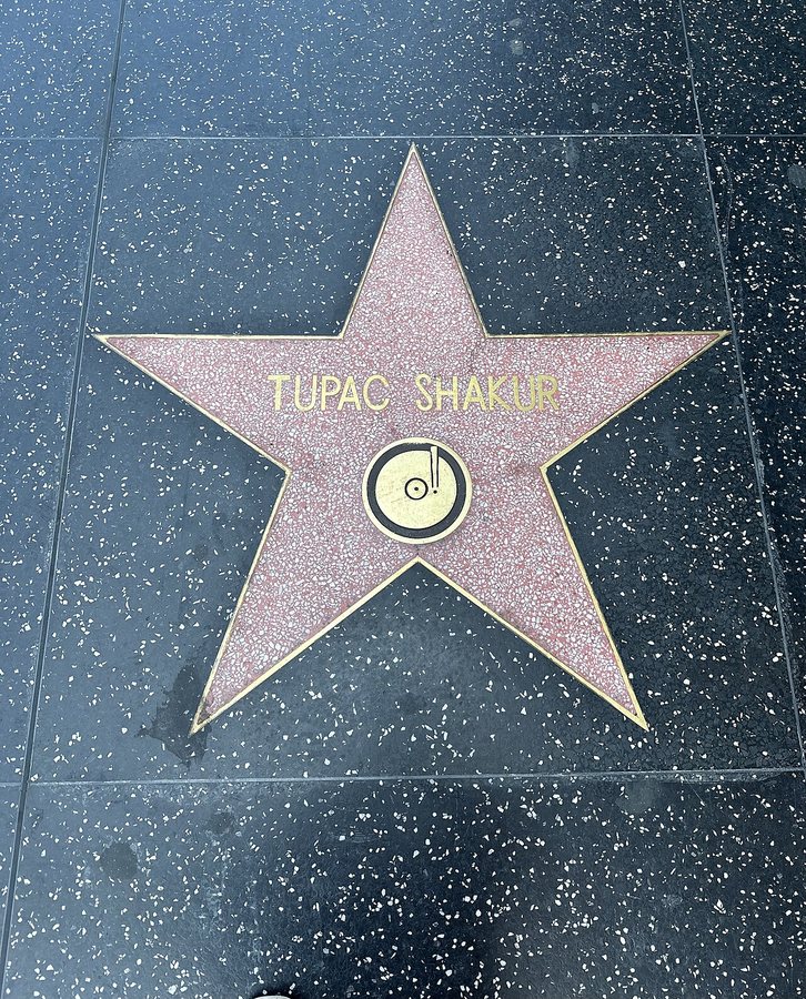 Estrela de Tupac Shakur na Calçada da Fama de Hollywood