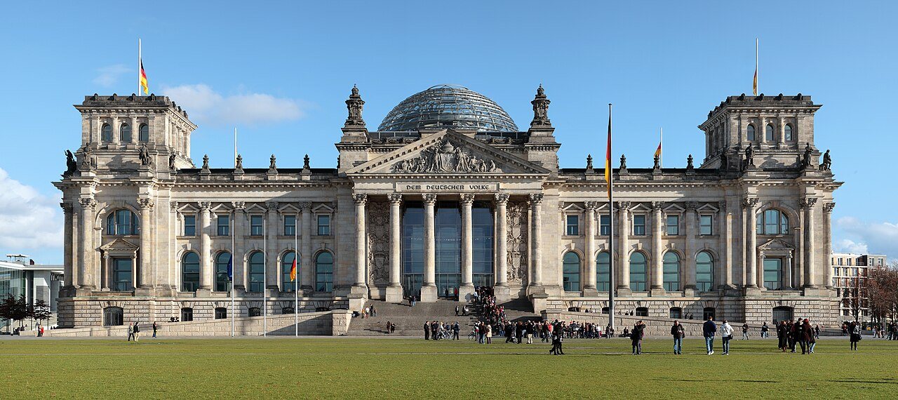 Historikerin sieht Parallelen zwischen heutiger Demokratiekrise und 1933