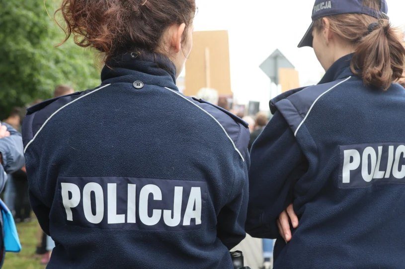 Polki traciły dla niego głowę. "Amerykański żołnierz" okazał się oszustem