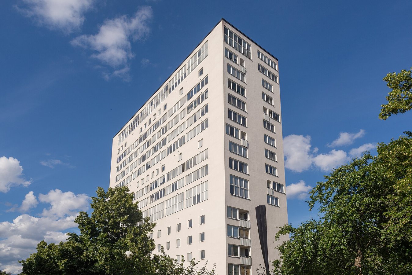 Bostadsförmedlaren HomeQ i gång igen