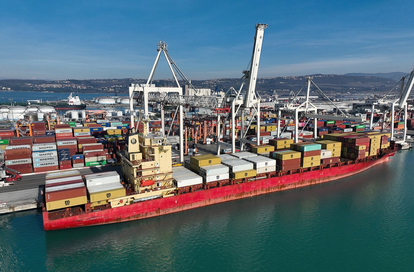 Global ship lease CFO Psaropoulos sells $2.25 million in shares