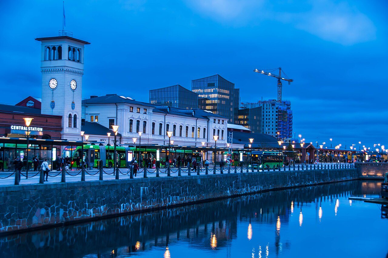 Saunas, cinnamon buns and coastal scenery on the new rail route from Malmö to Oslo