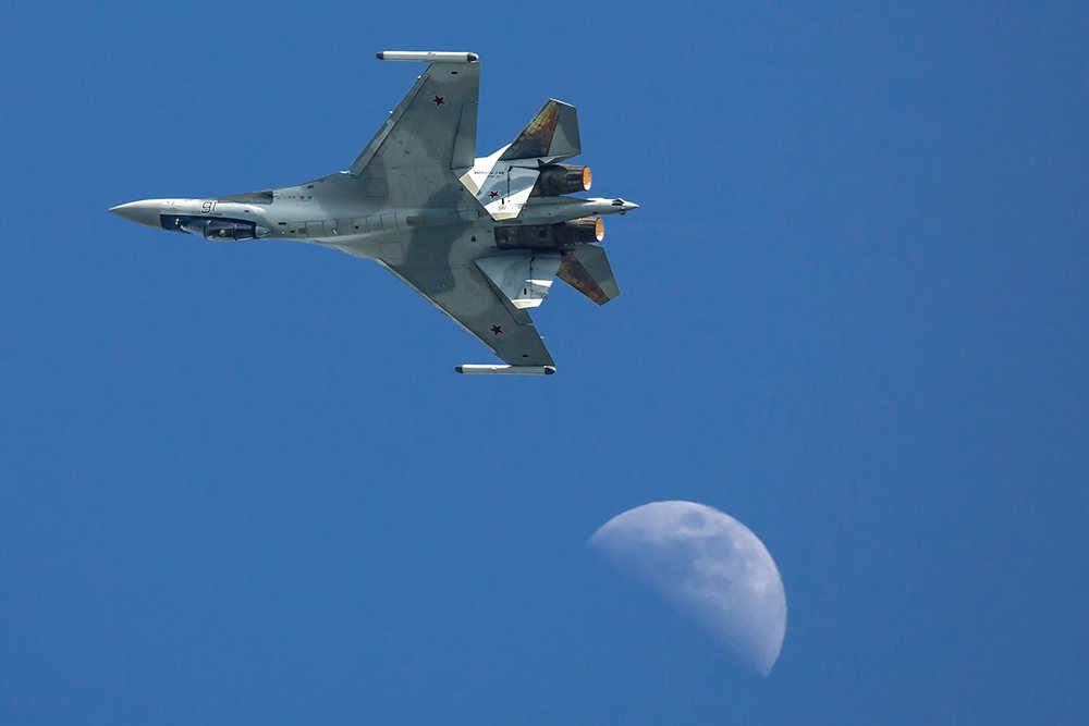 В Курской области сообщили о столкновении двух Су-35С