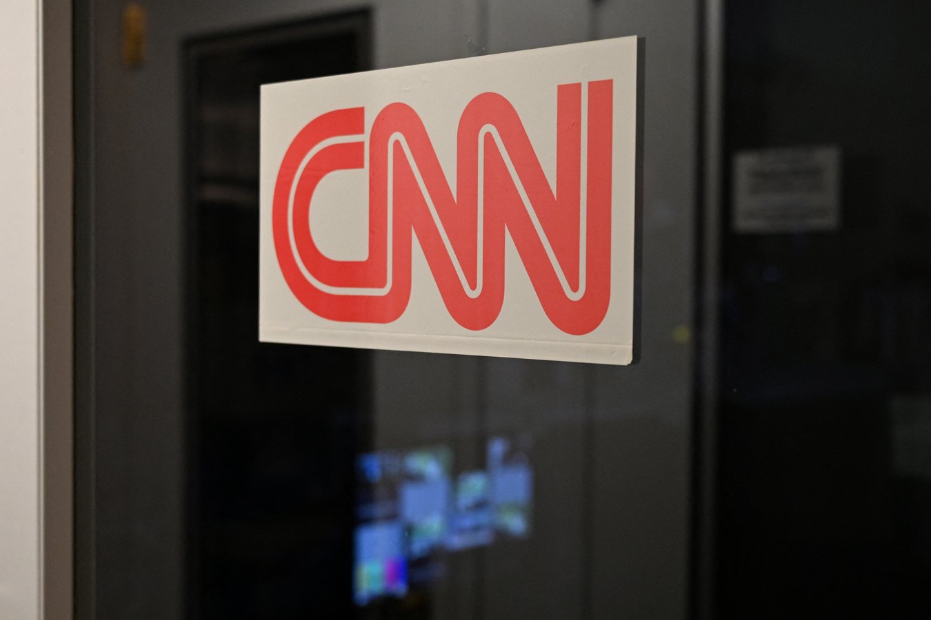 CNN left off Air Force One for Trump’s trip to Tennessee as White House installs new media restriction